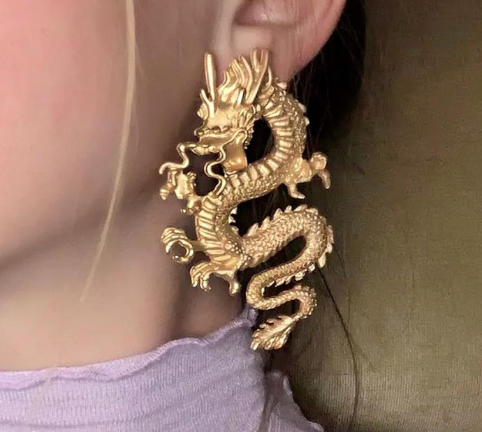 Dragon Stud Earrings - Blingdropz